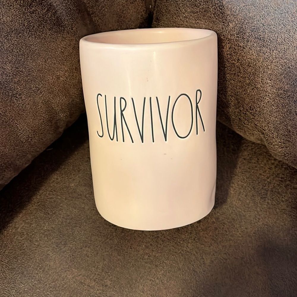 New Rae Dunn candle